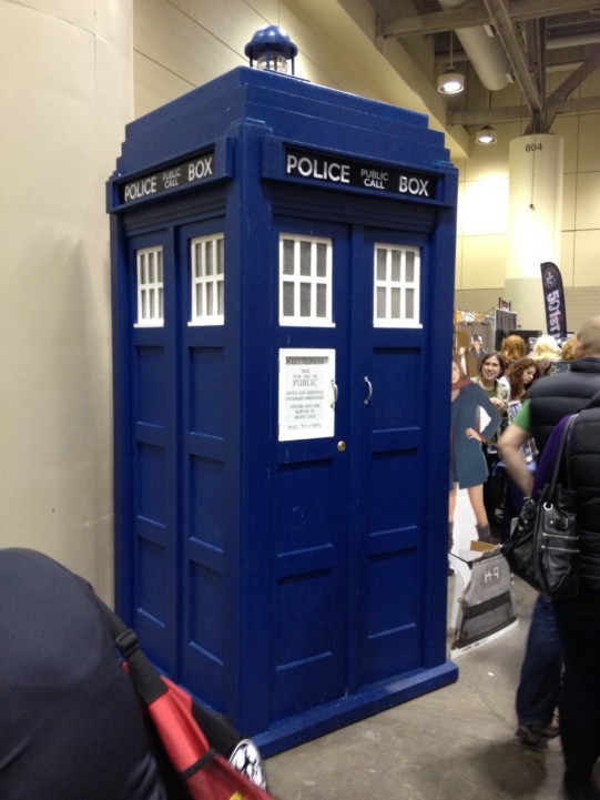 The TARDIS makes an appearance at the Toronto Comic Con.